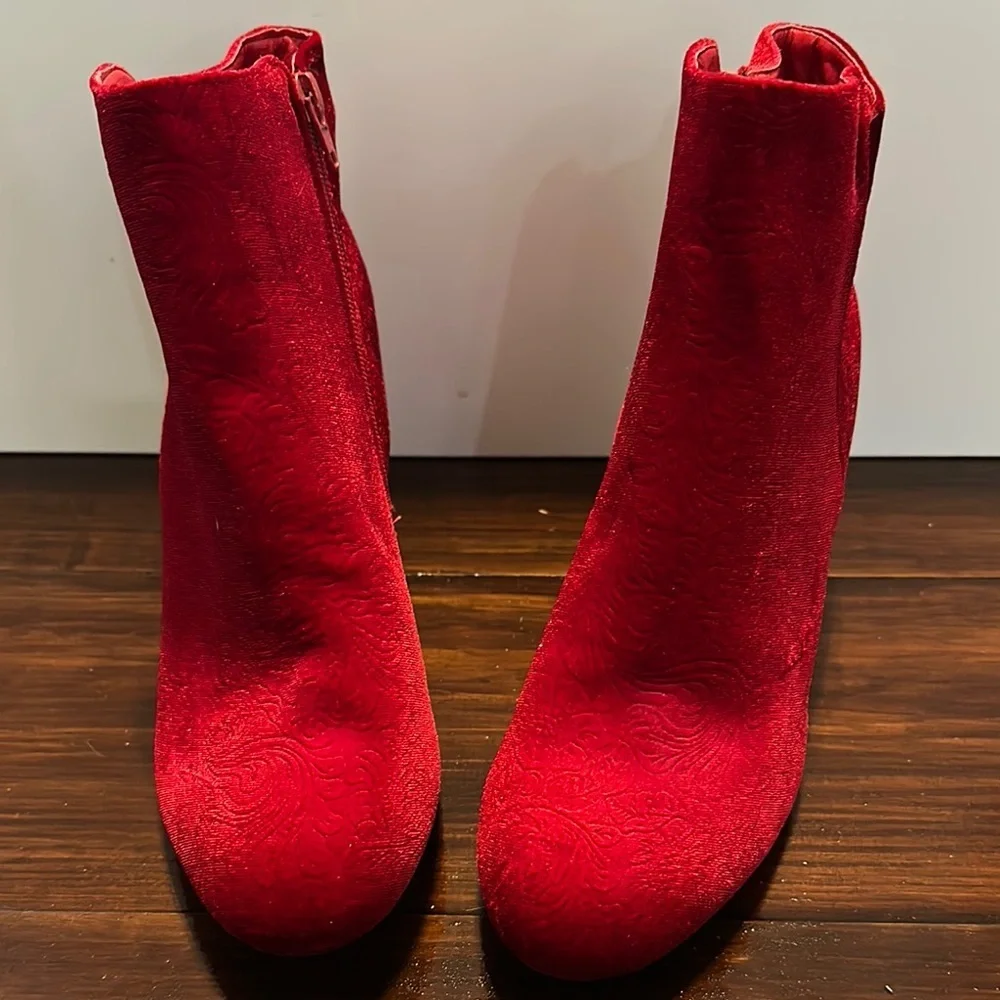 New Elegant Red Women's Ankle Boots. No box. Size 10 velour red. Zips on side